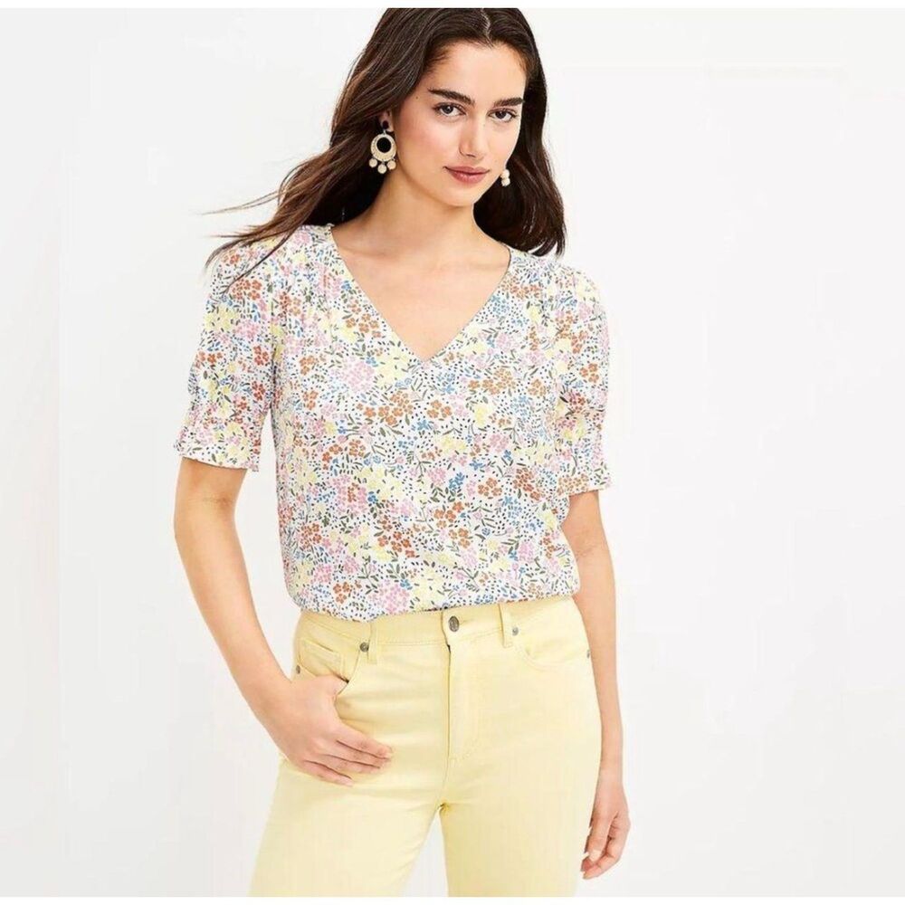 Loft White Ditsy Floral Blouse Sz Small Short Sleeve - Picture 2 of 9